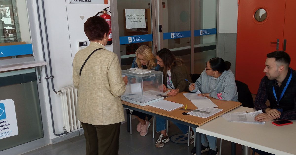Eleccions-2023-municipais-votar-urna-votacion-papeleta-11