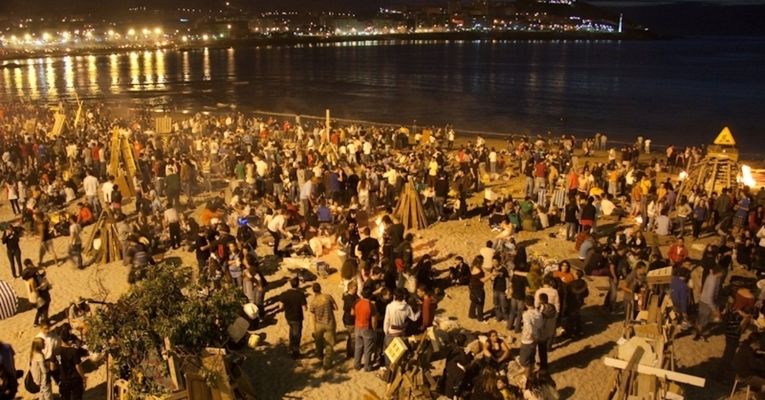 Imaxe da noite de San Xoán na Coruña