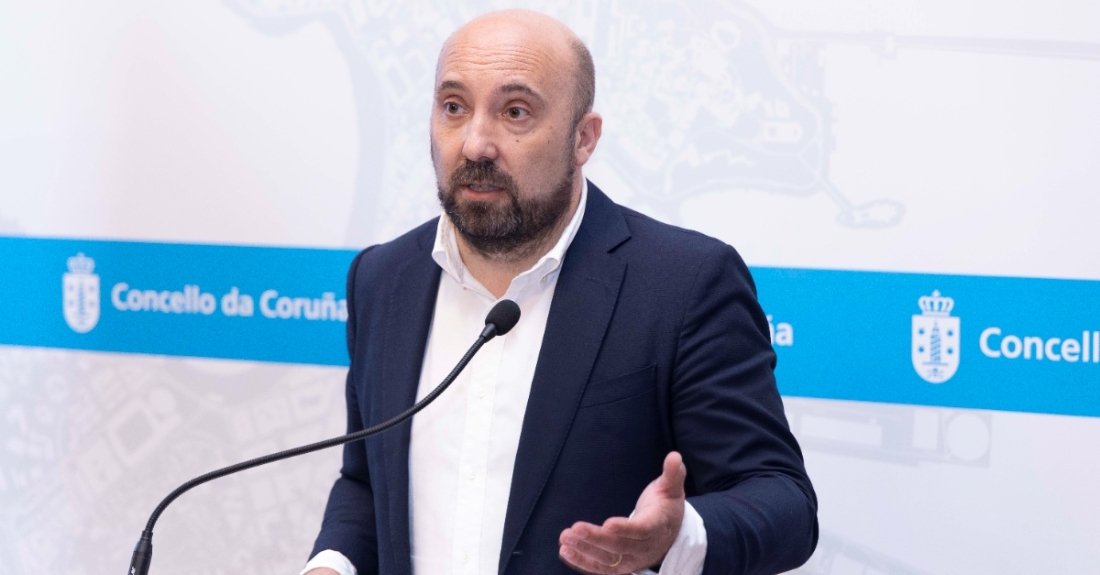 Imaxe de Lage Tuñas na rolda de prensa do Concello da Coruña