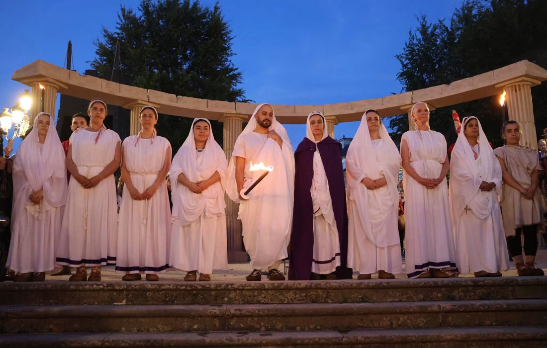 Acendido-do-lume-sagrado-de-vesta-Arde-Lucus-26