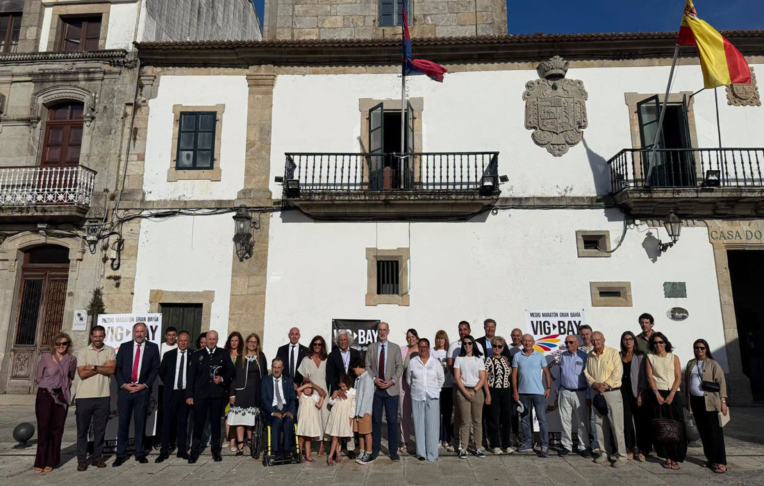 Carabela-de-Oro-a-Eduardo-Vieira-Montenegro-Baiona
