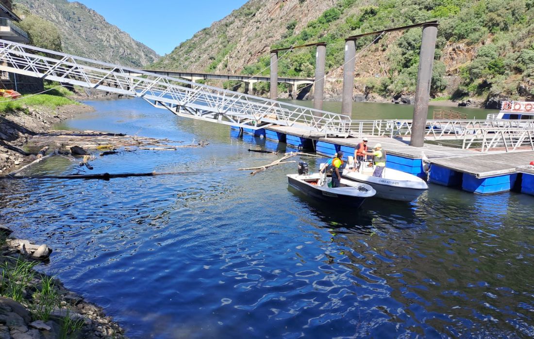 traballos-limpeza-embarcadoiro-de-santo-estevo