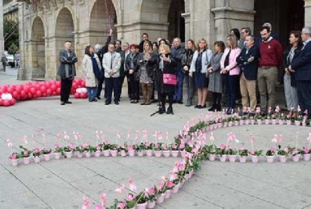 A Praza Maior de Lugo acollía un acto en conmemoración do Día Mundial contra o cancro de mama.