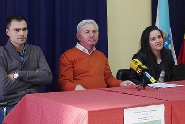 O deputado de Deportes, o alcalde e a concelleira de Benestar en Xermade presentaban o programa de envellecemento activo