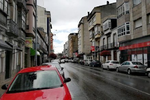 Vilalba Aberta fai unha nova proposta encamiñada á regulación do estacionamento na rúa da Pravia