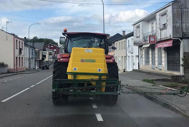 tractor en Paradela