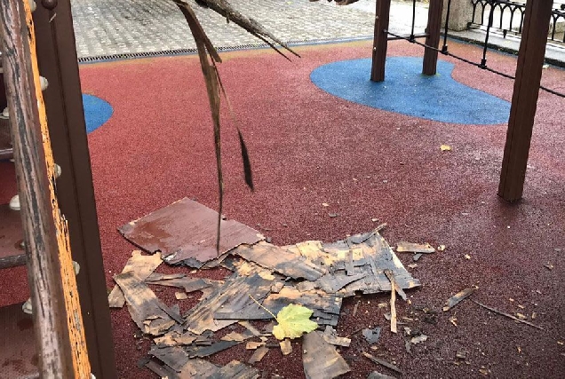 Parque infantil alameda deteriorado