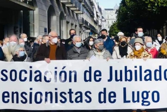 manifestación xubilados pensionistas Lugo banca
