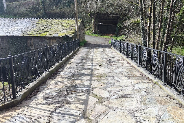 reparación da ponte de Teiguín Samos