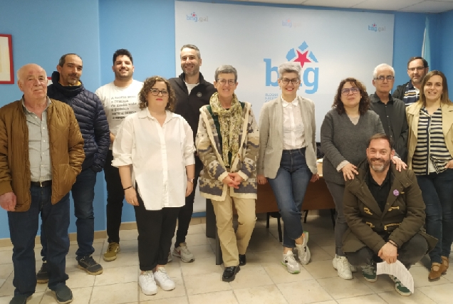 Imaxe da reunión da deputada do BNG Mercedes Queixas cos representantes do BNG das Mariñas