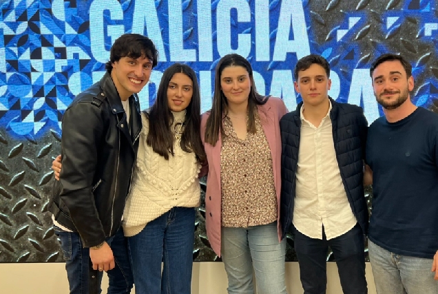 Mahía, Nicole Grueira e Max Novoa denta e secretario da nova xestora