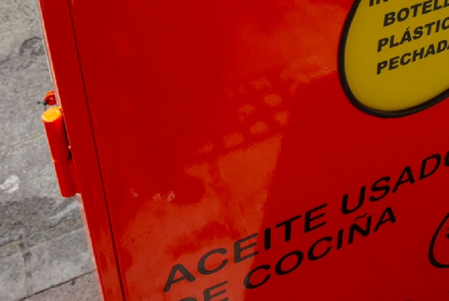 Imaxe contenedor de aceite na Coruña