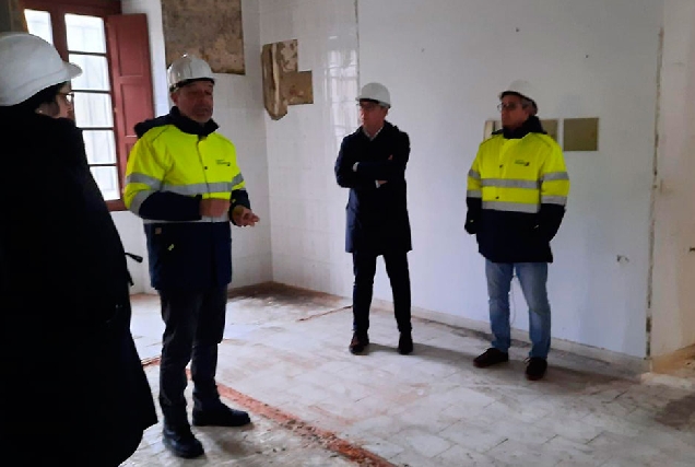 ribadeo equipo de goberno visita obras hospital asilo 2024