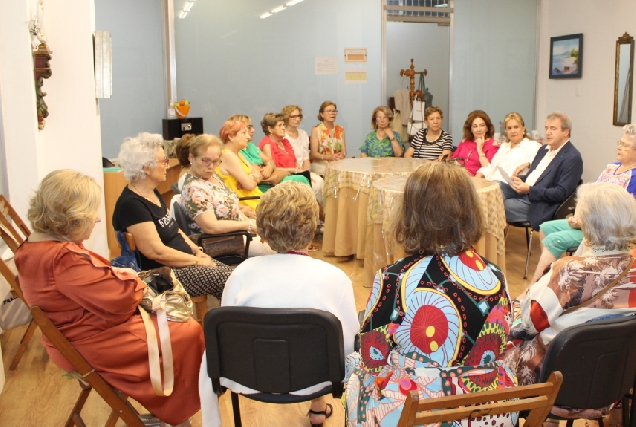 Manuel Pardo visita a Asociación de Viúvas María Andrea de Ourense